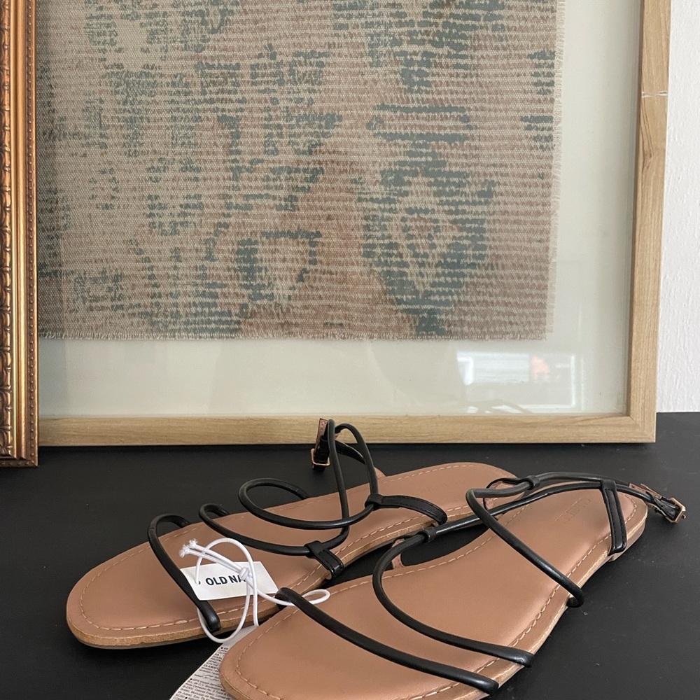 Old Navy Black Strappy Sandals for Women